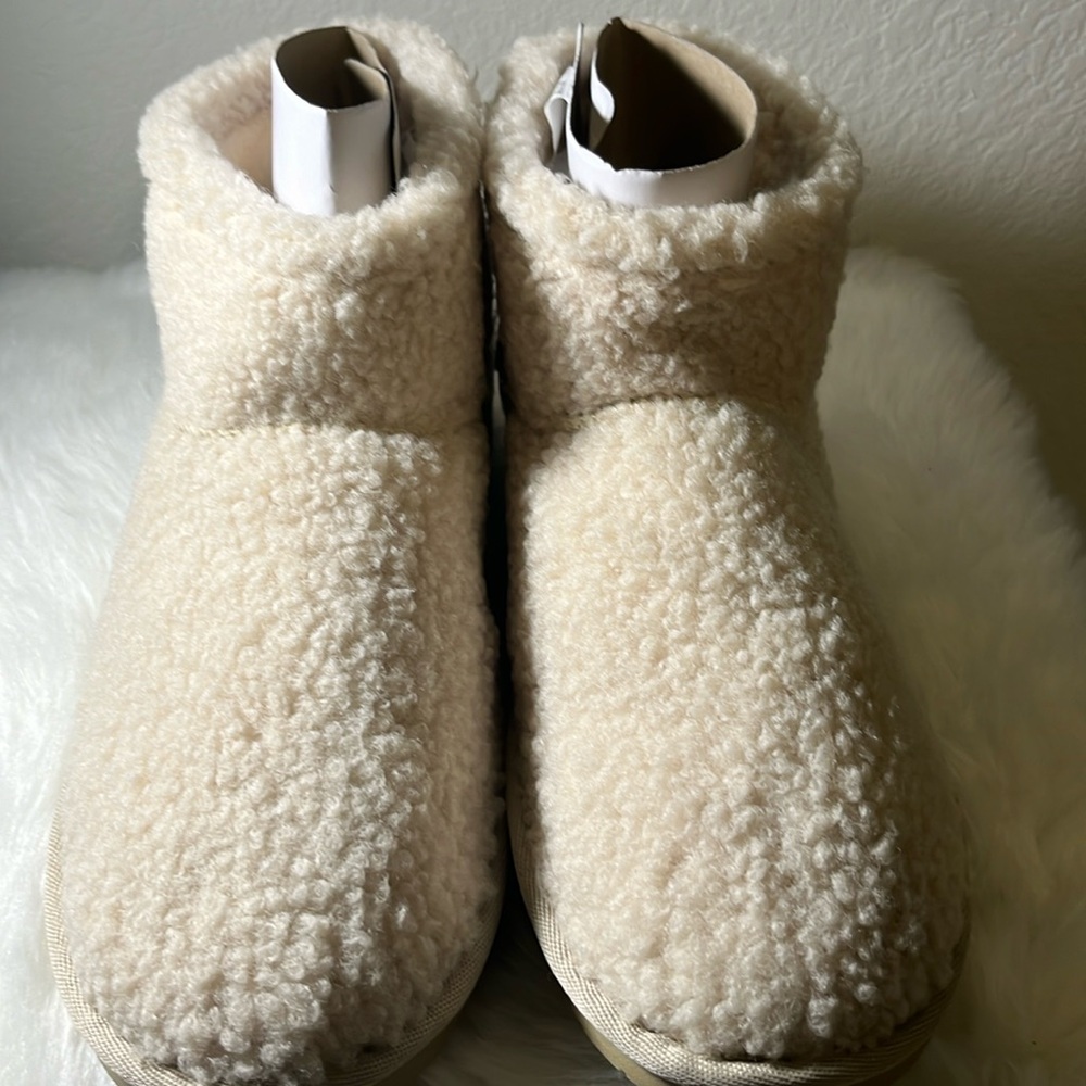 Arizona Flat Heel Winter Ankle Bootie- size 10